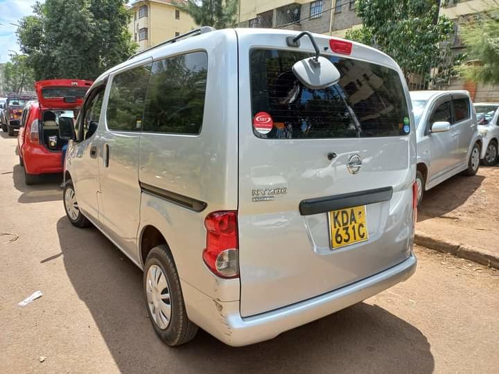 nissan-nv200
