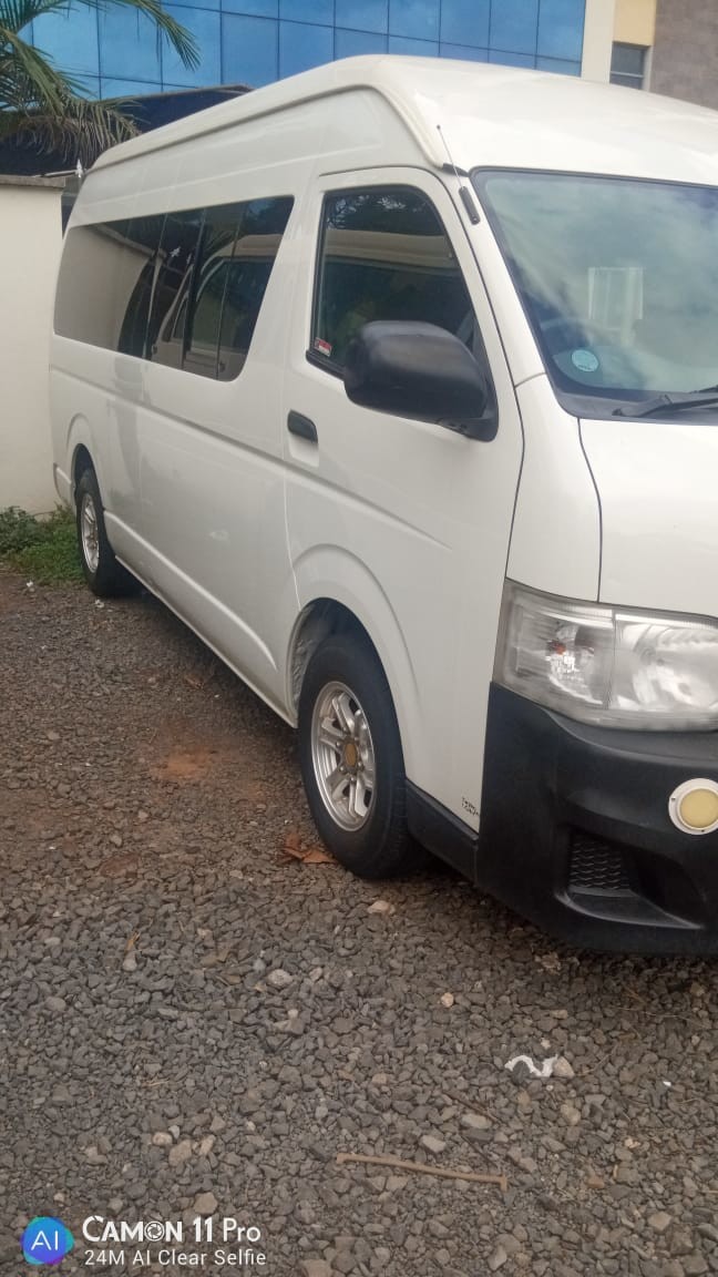 toyota-hiace