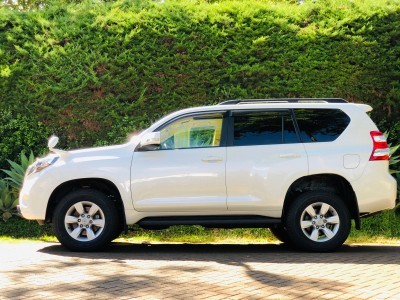 toyota-landcruiser-prado
