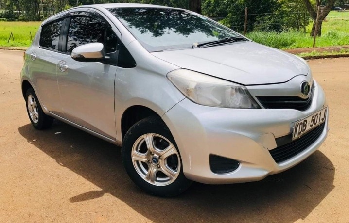 toyota-vitz