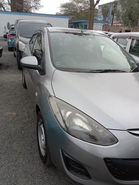 mazda-demio
