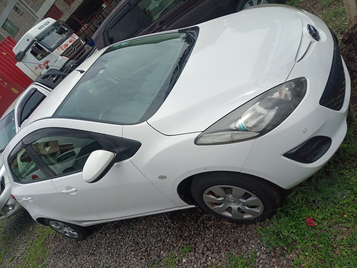 mazda-demio