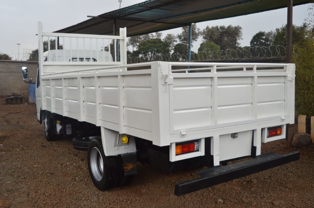 mitsubishi-fuso-canter-big-2