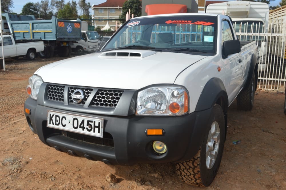 nissan-np300