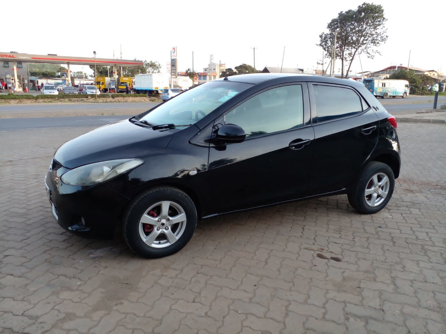 clean-mazda-demio-for-sale