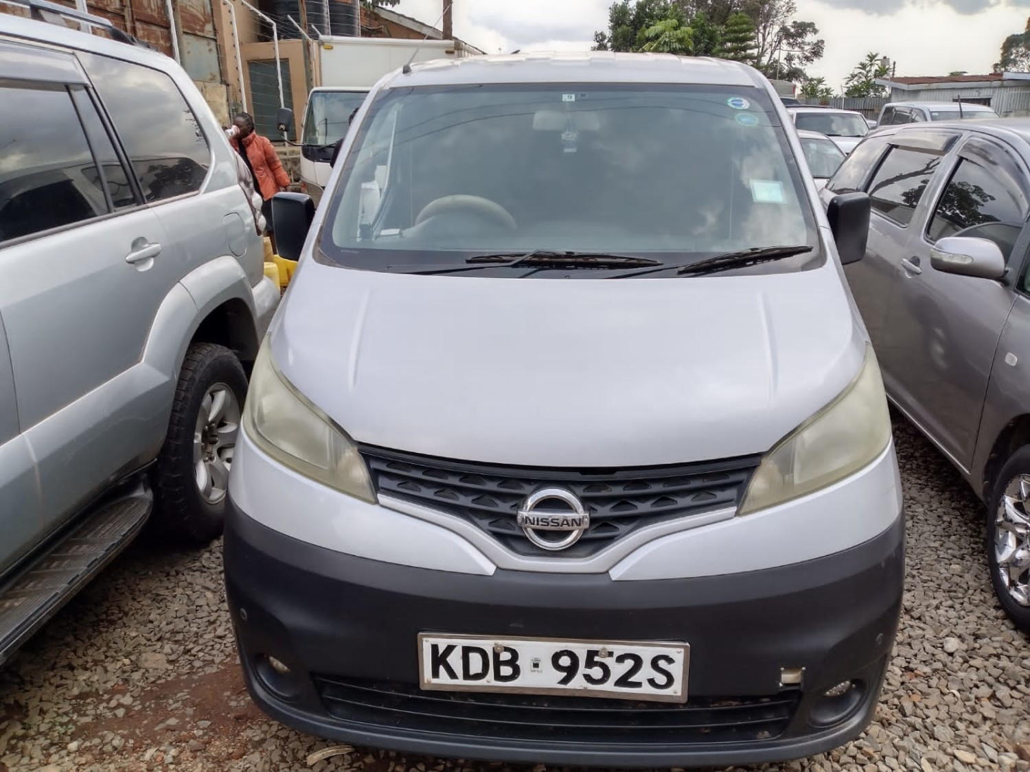 nissan-nv200