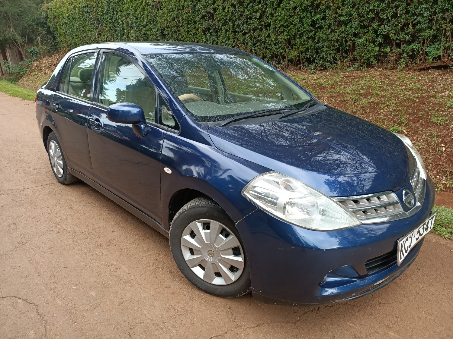 2009-nissan-tiida-latio-15l-2wd-auto