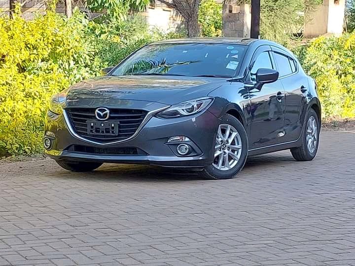 mazda-axela-big-0