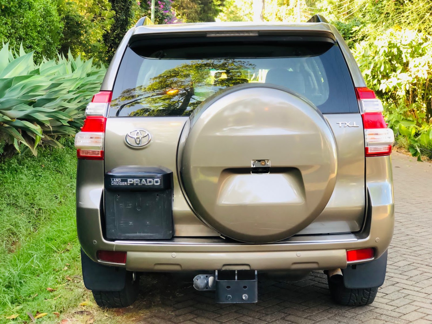 toyota-landcruiser-prado-big-4