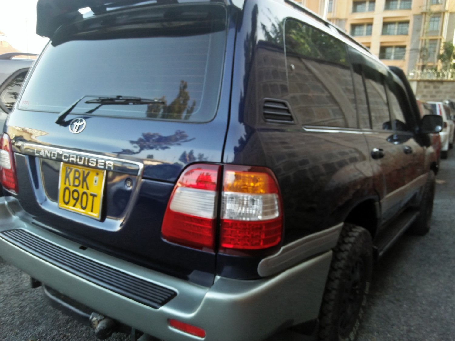toyota-landcruiser-prado