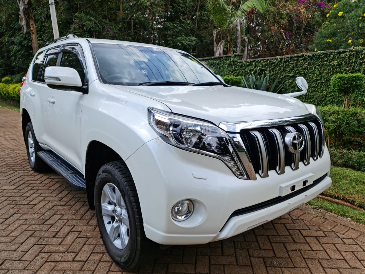 toyota-land-cruiser-prado