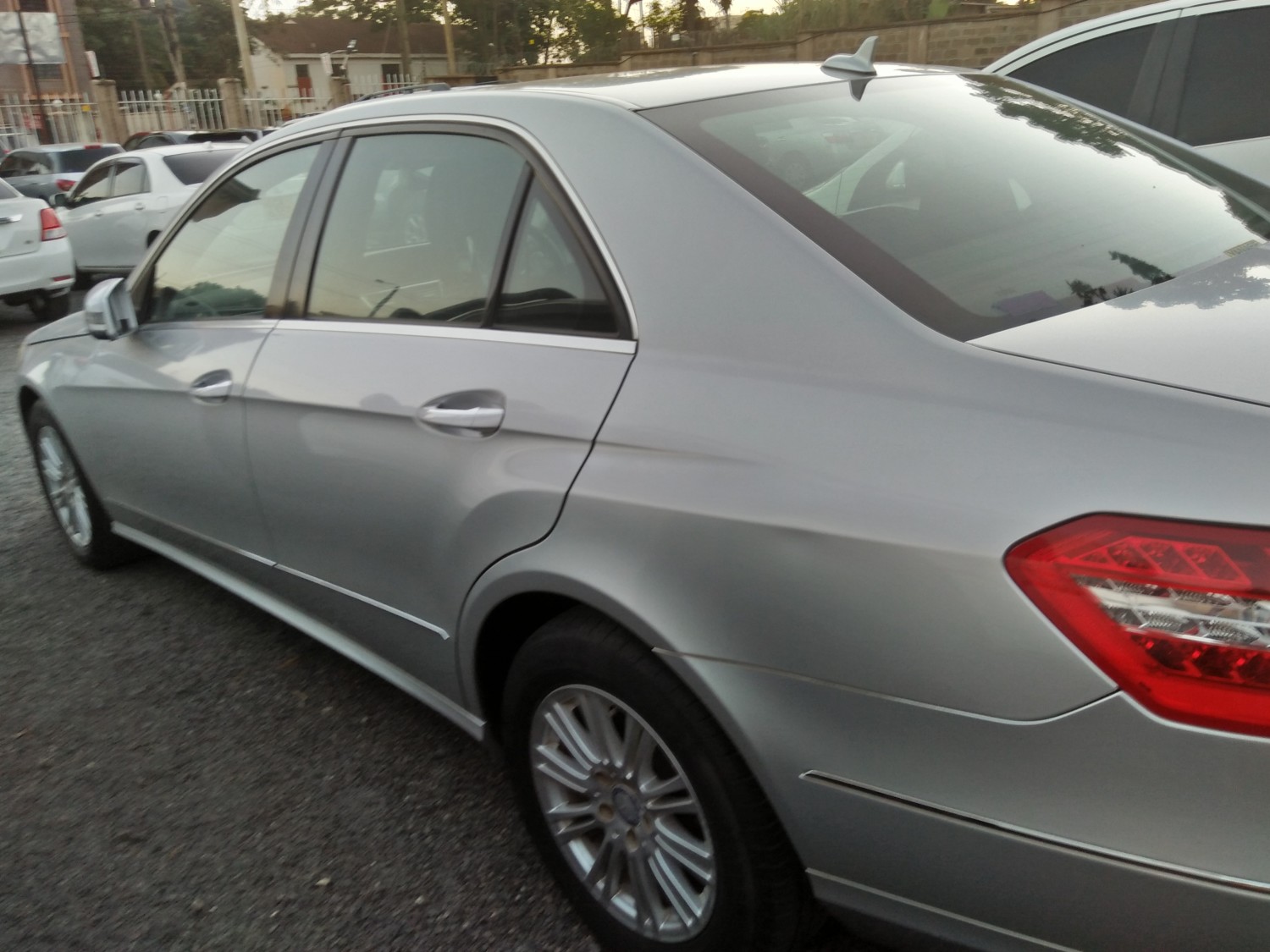 mercedez-benz-e-300
