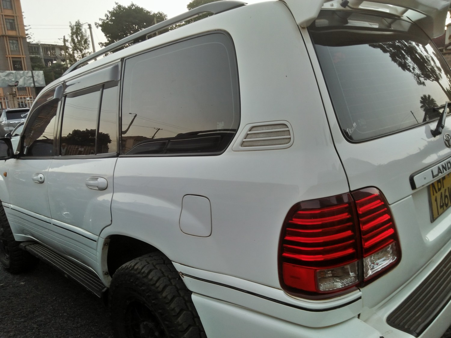 toyota-landcruiser-prado