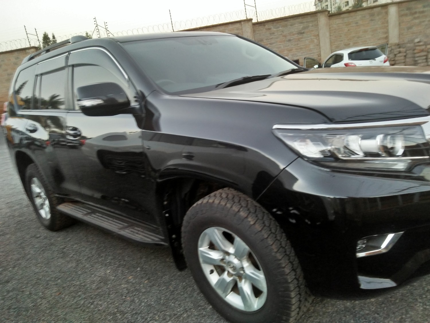 toyota-landcruiser-prado