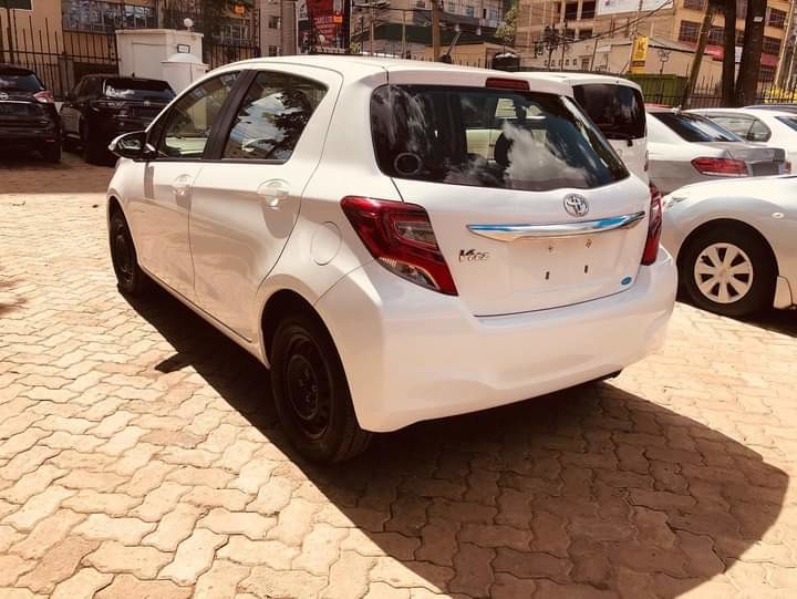 toyota-vitz