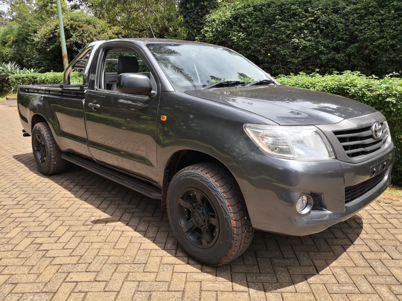 toyota-hillux