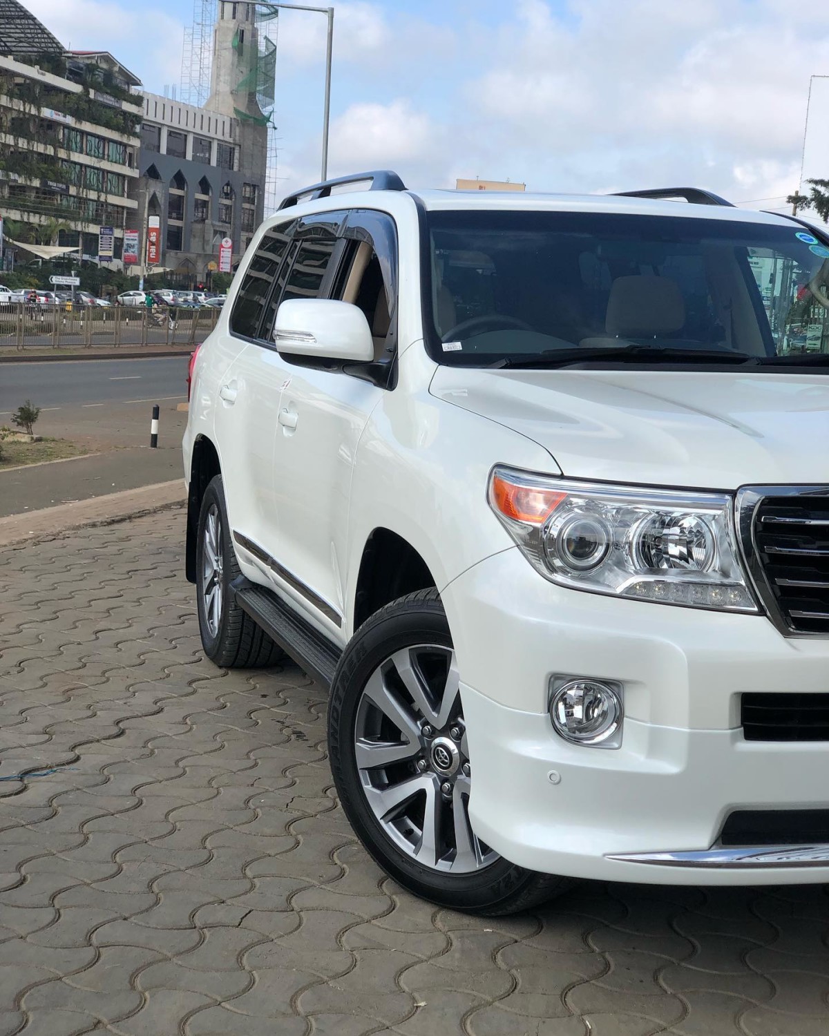 toyota-landcruiser
