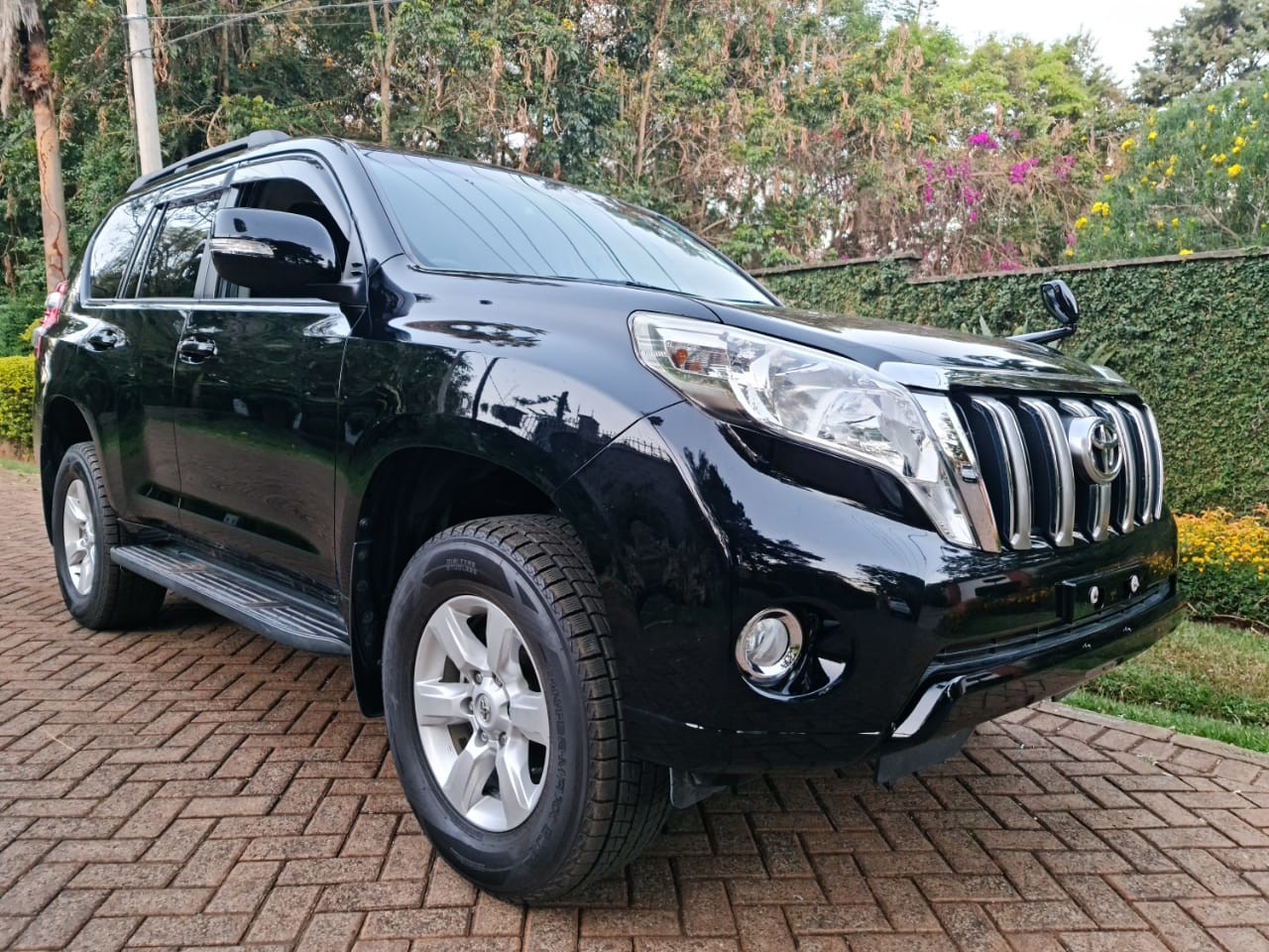 toyota-landcruiser-prado