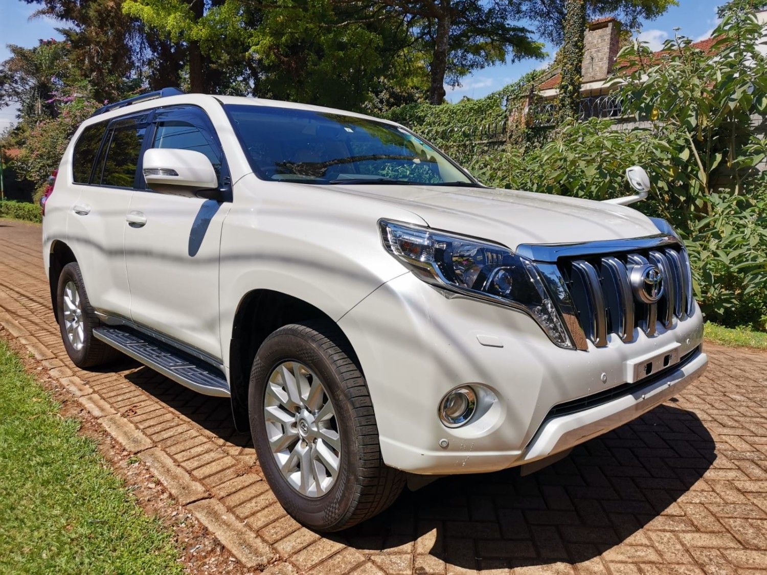 toyota-landcruiser-prado