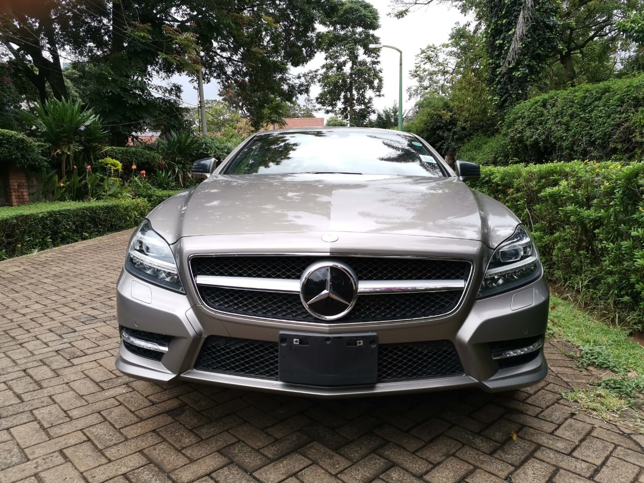 mercedez-benz-e200
