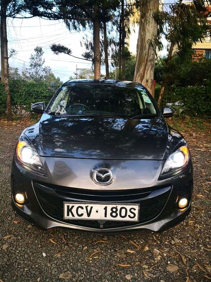 mazda-axela
