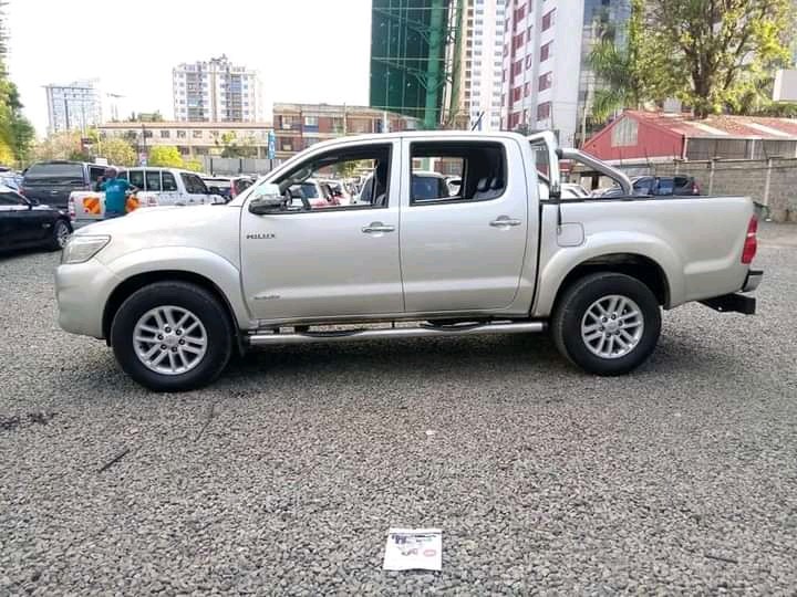 toyota-hilux-big-2