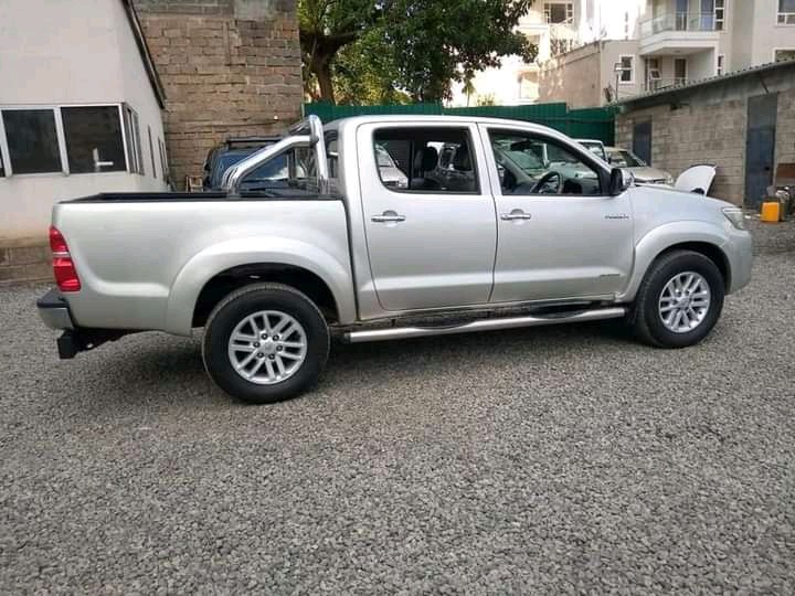 toyota-hilux-big-1