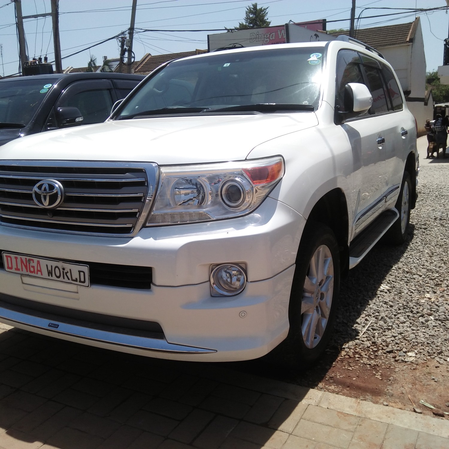 toyota-landcruiser-v8