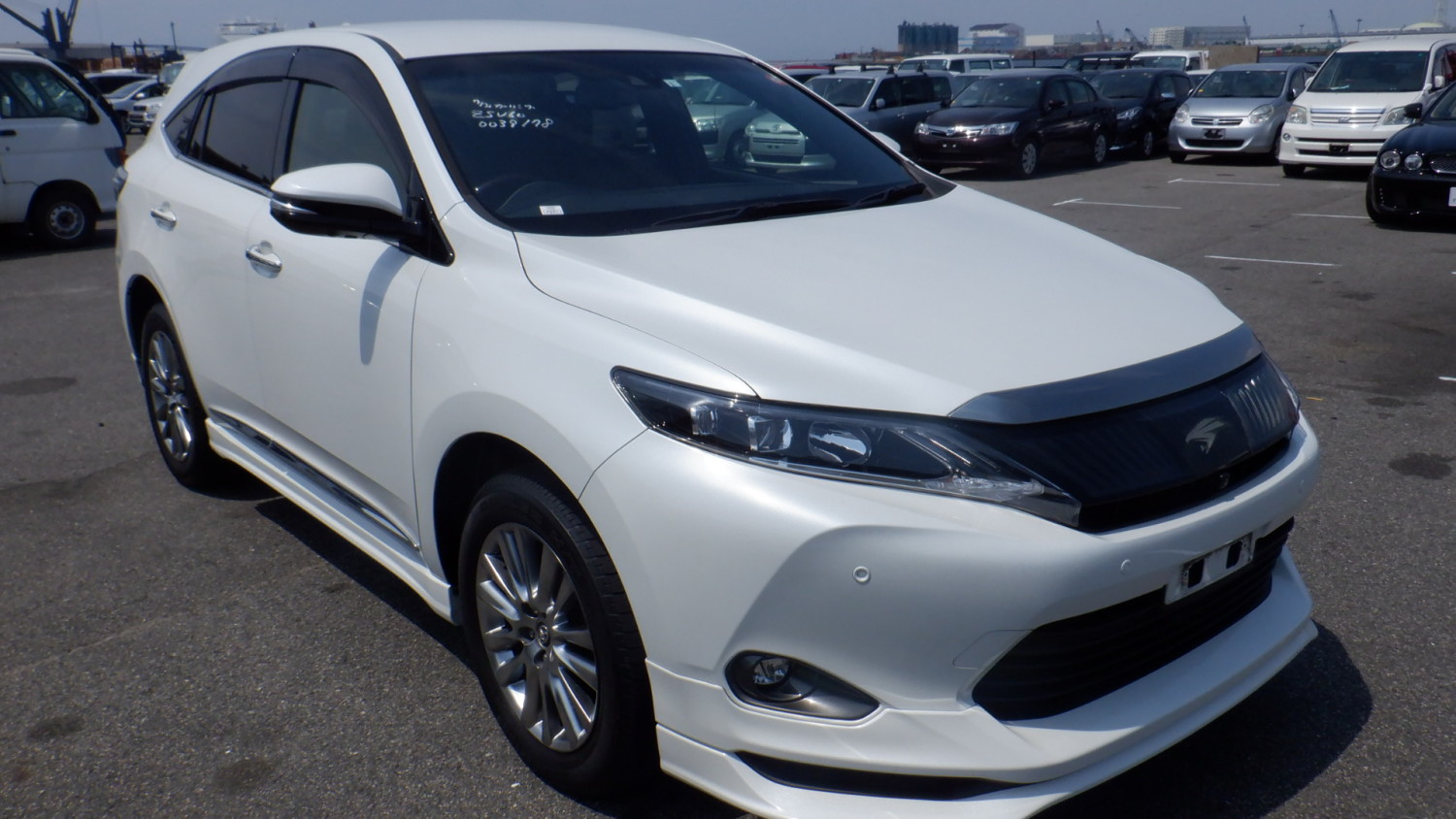toyota-harrier-pearl-white-2015