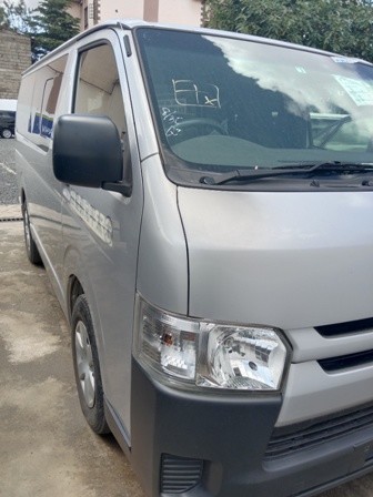 toyota-hiace