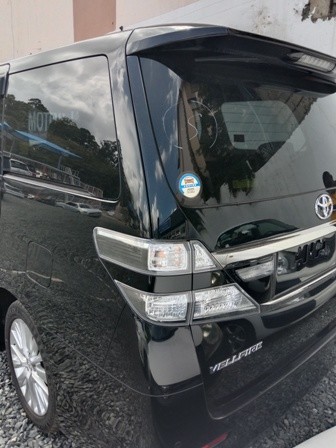 toyota-vellfire-big-4