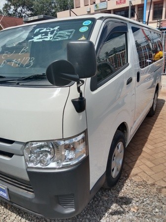 toyota-hiace