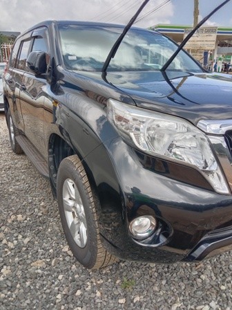 toyota-landcruiser-prado
