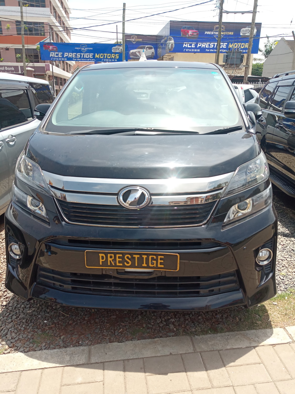 toyota-vellfire