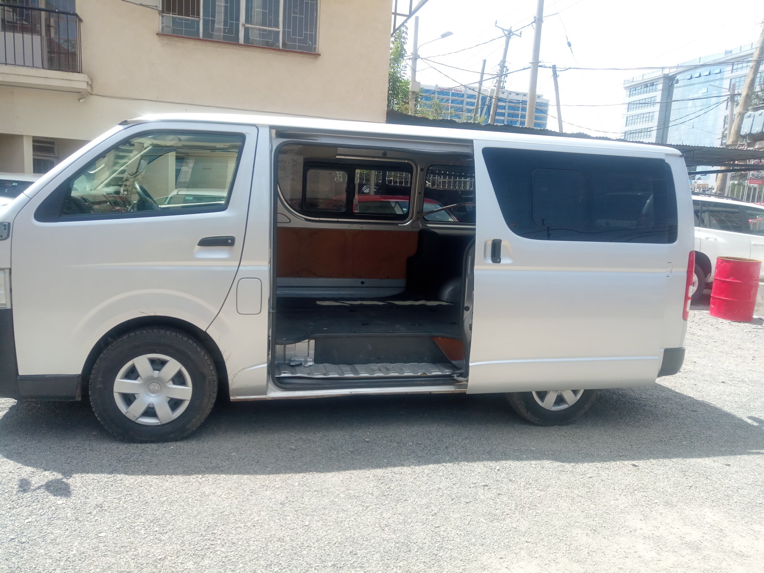 toyota-hiace