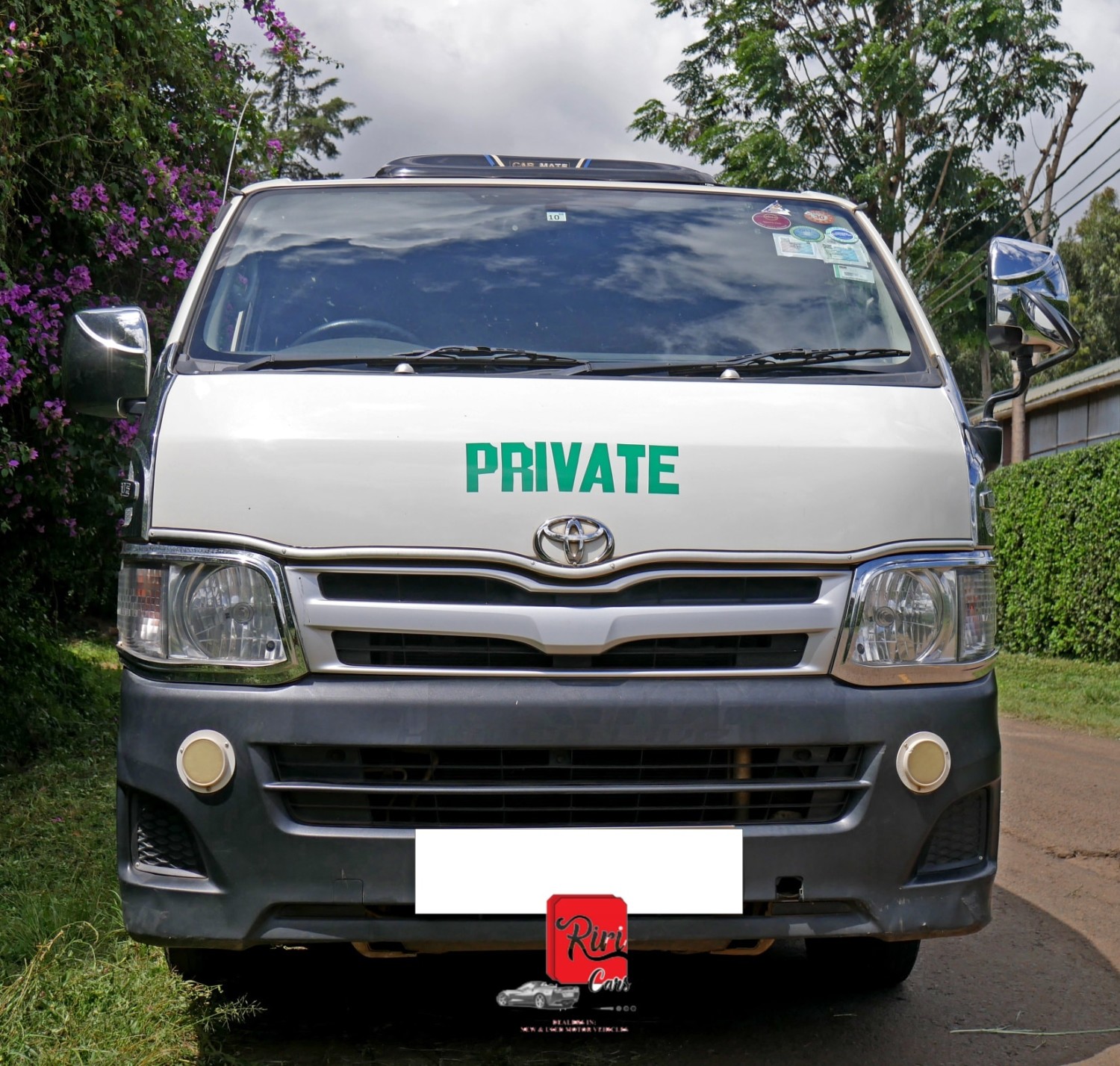 toyota-hiace-big-1