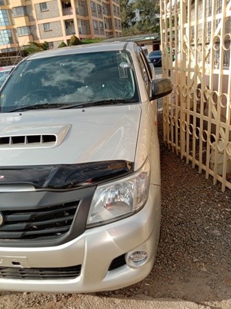 toyota-hillux-surf