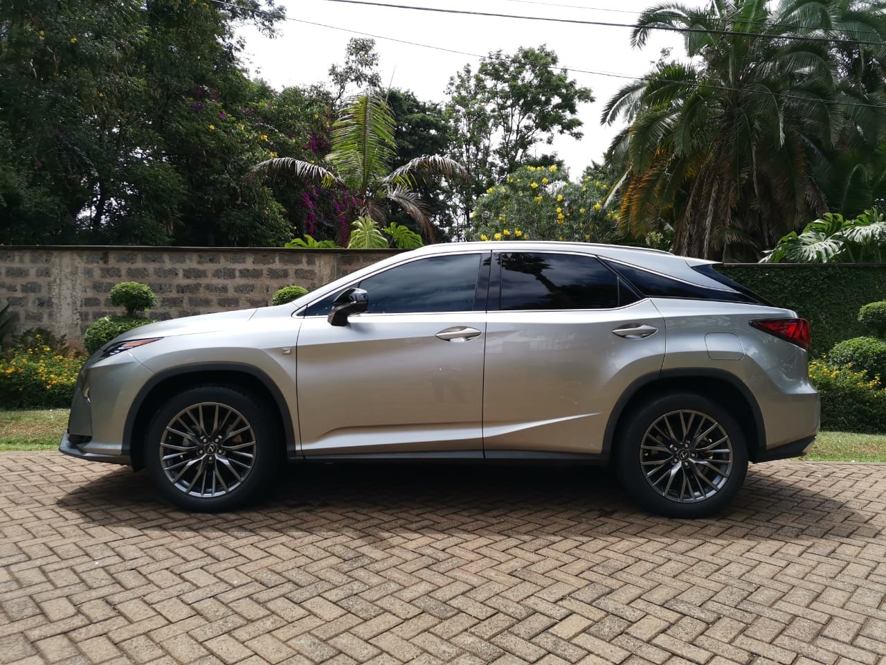 lexus-lx