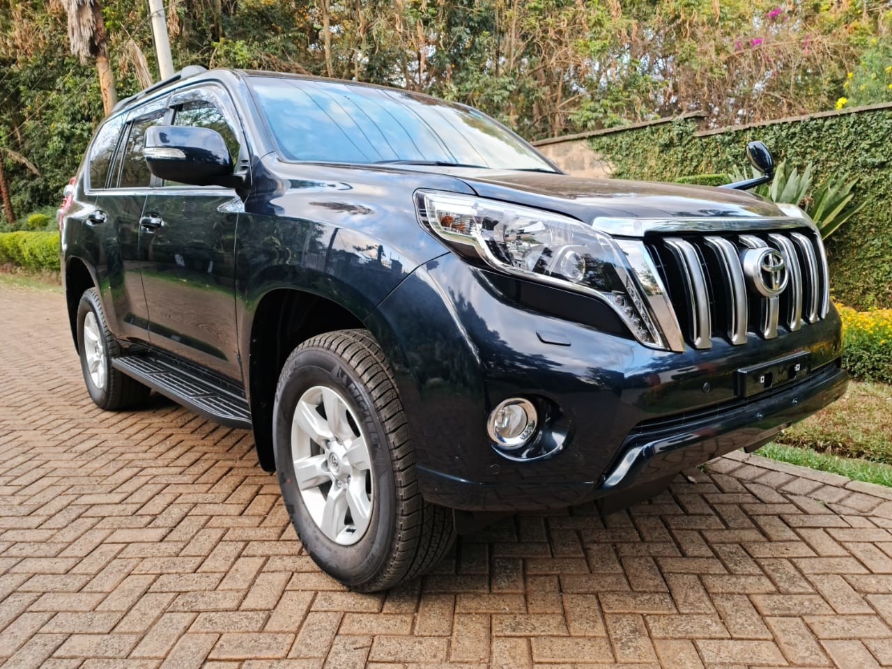 toyota-landcruiser-prado