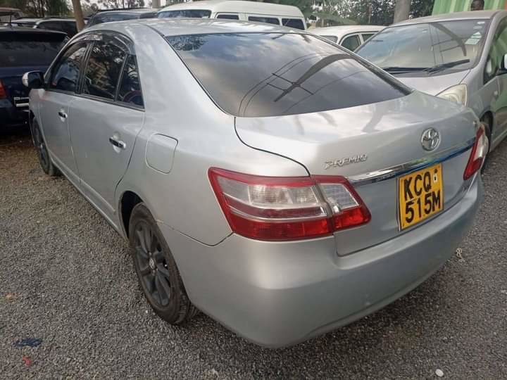 toyota-premio