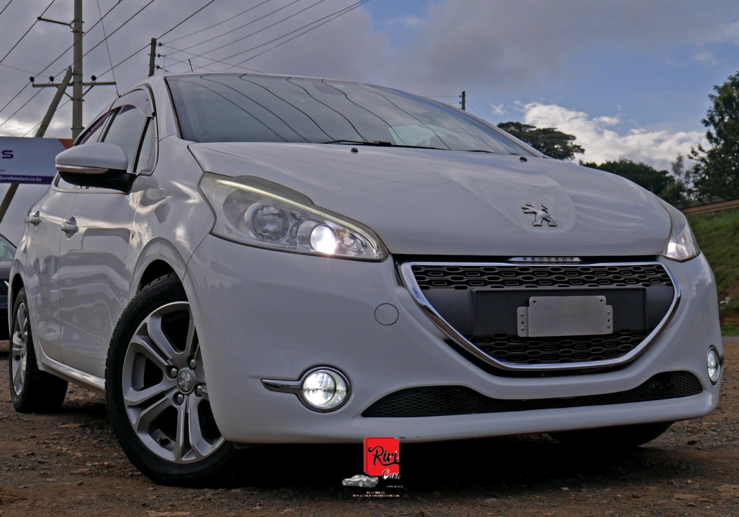 peugeot-208-2014
