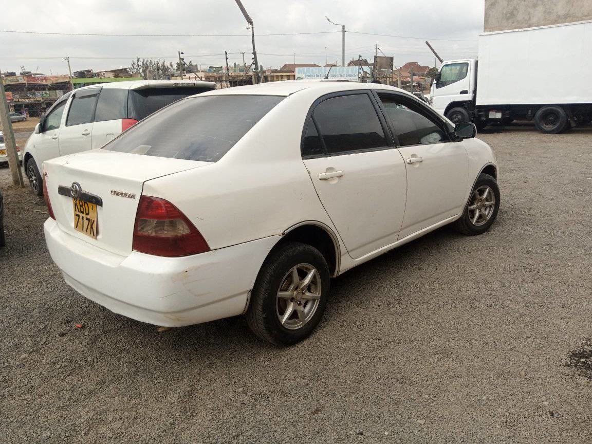 toyota-corolla-2004-big-3