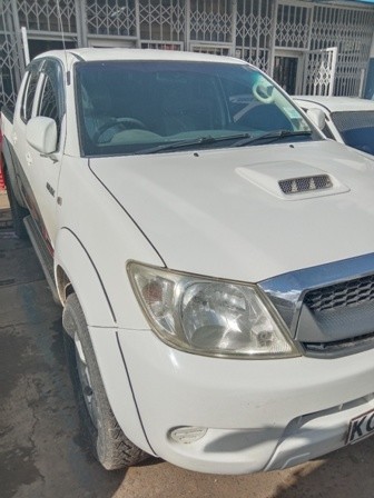toyota-hillux
