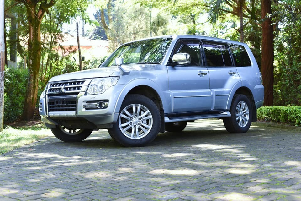 mitsubishi-pajero-2015
