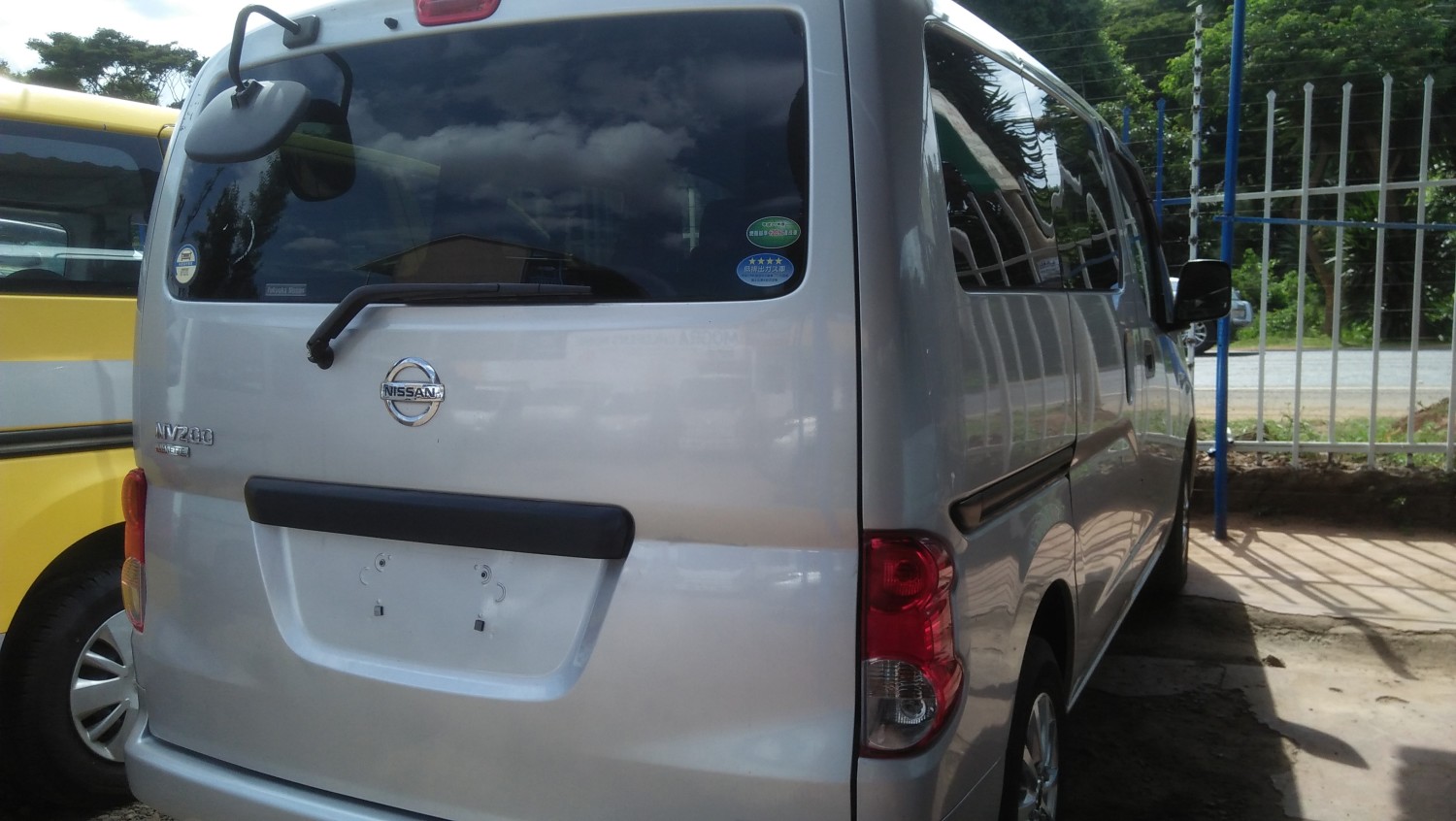 nissan-nv-200