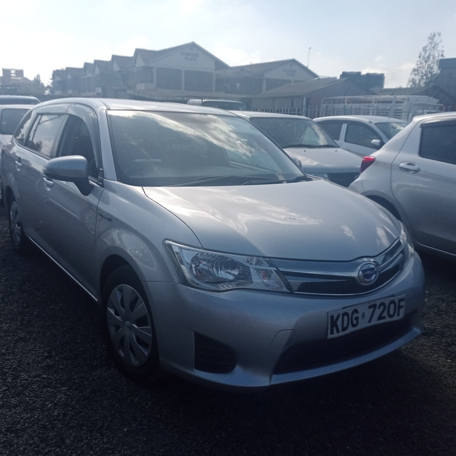 toyota-fielder-hybrid