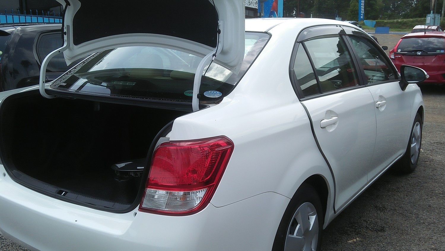 toyota-axio