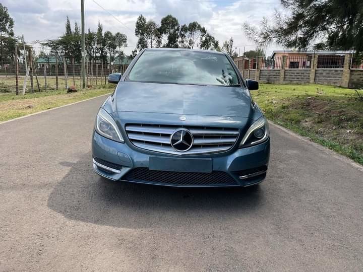 mercedes-benz-b180