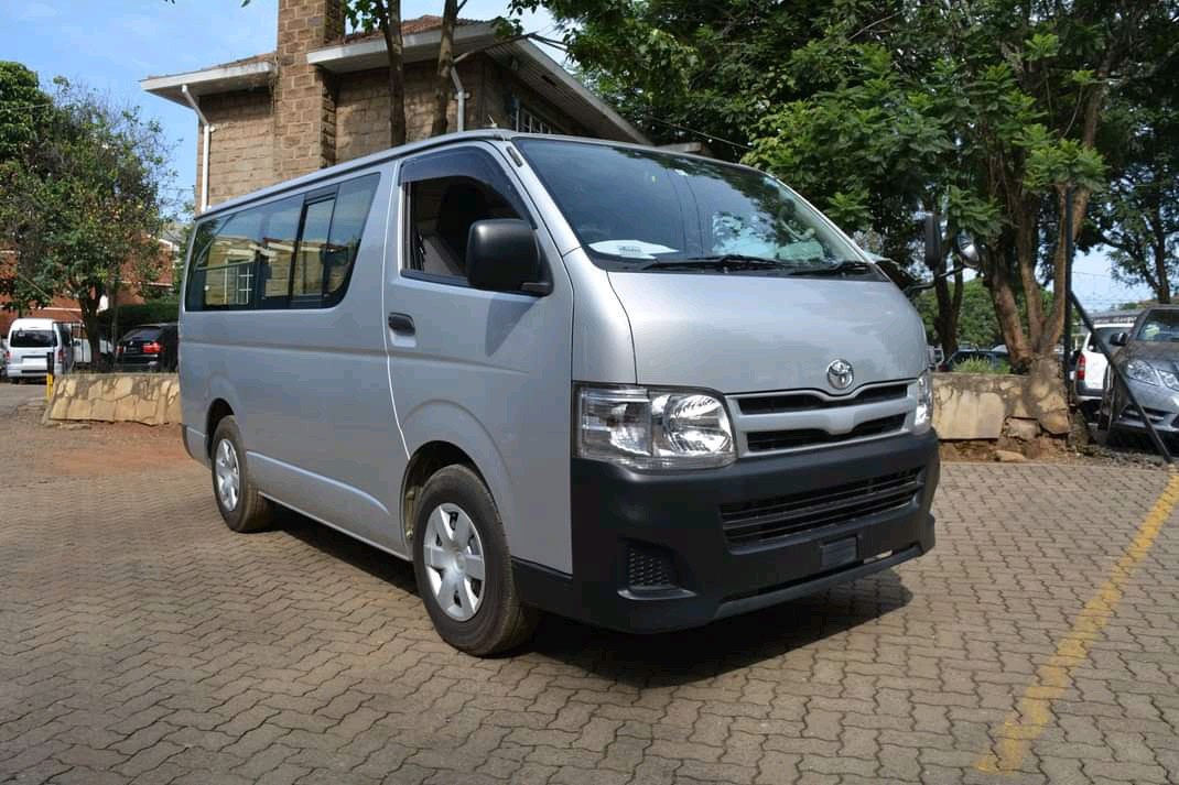 toyota-hiace