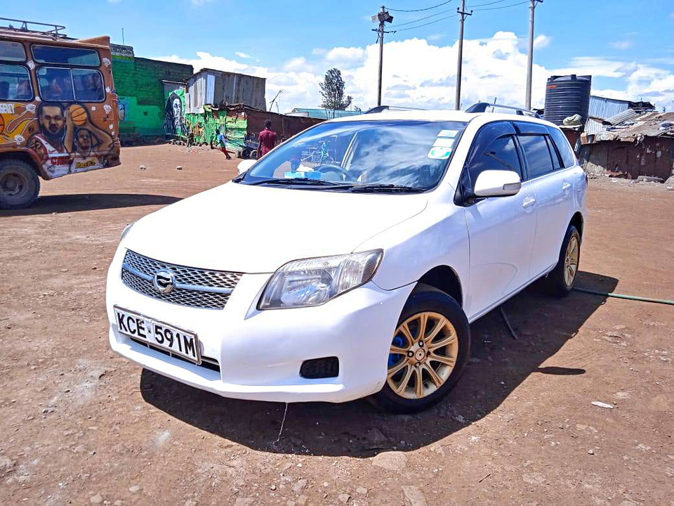 toyota-fielder